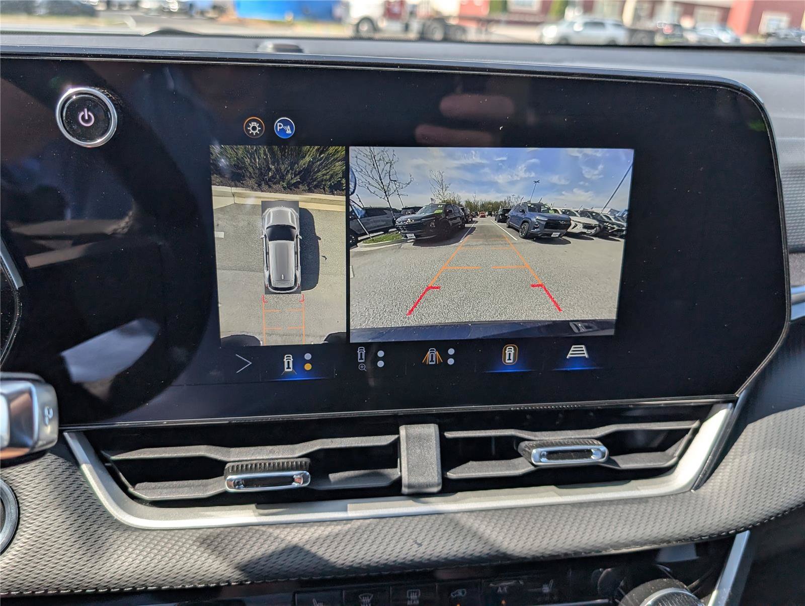 New 2026 Chevrolet Equinox LT w/ Safety and Technology Package AWD/4WD image 23
