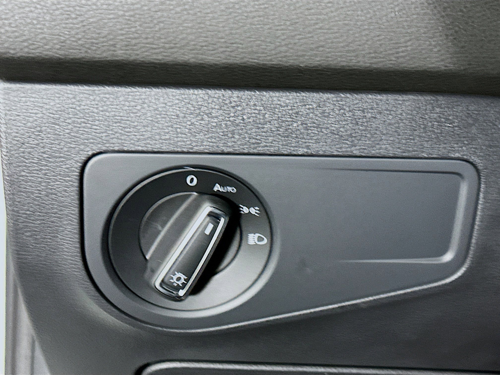 Used 2022 Volkswagen Tiguan SE image 17