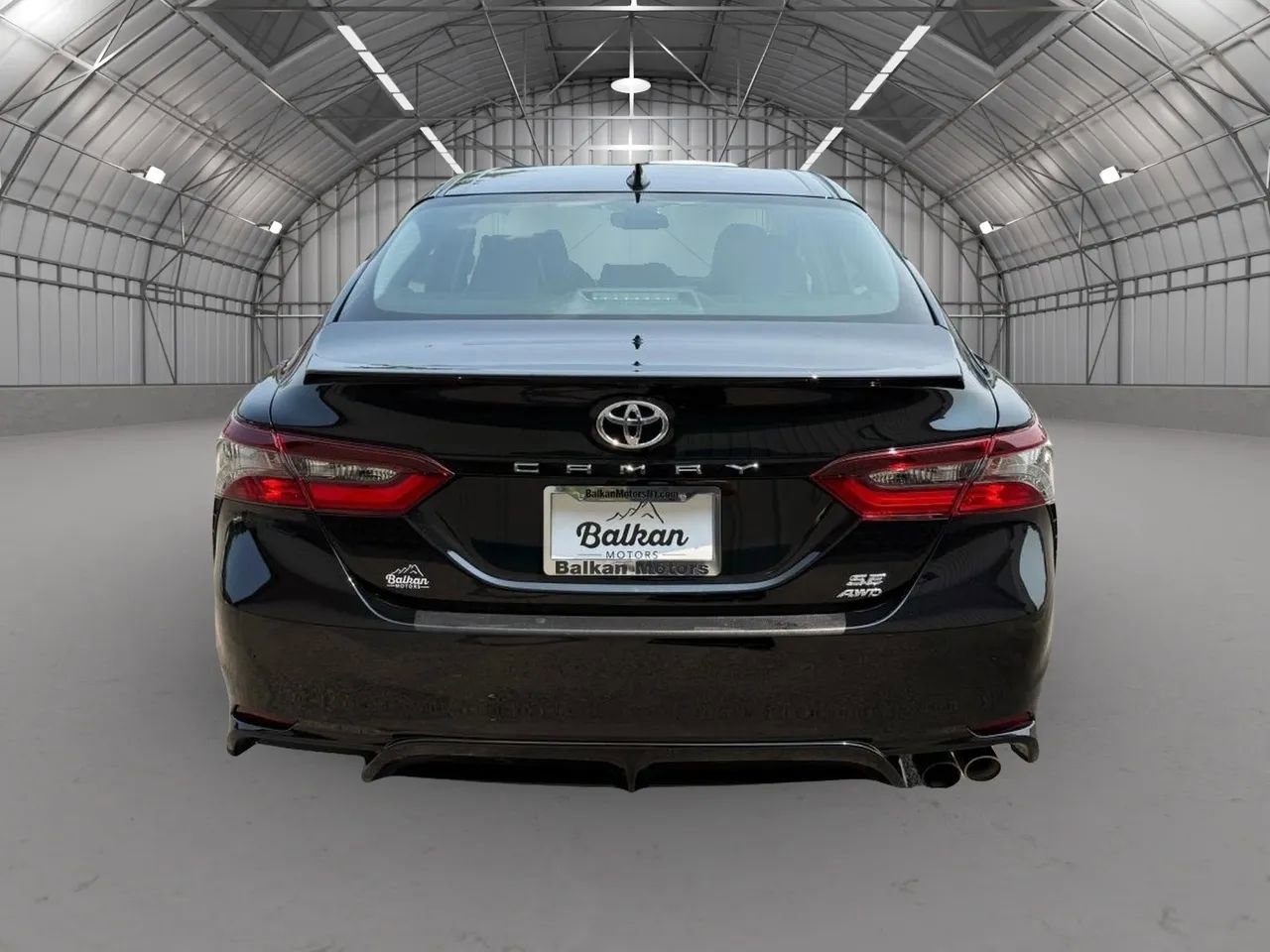 Used 2023 Toyota Camry SE w/ Cold Weather Package image 6