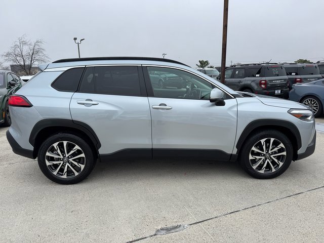 Used 2024 Toyota Corolla Cross XLE image 7