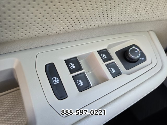 Certified 2024 Volkswagen Atlas SE FWD image 32