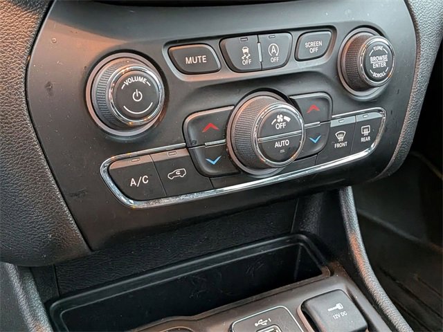 Certified 2022 Jeep Cherokee Latitude Lux image 21