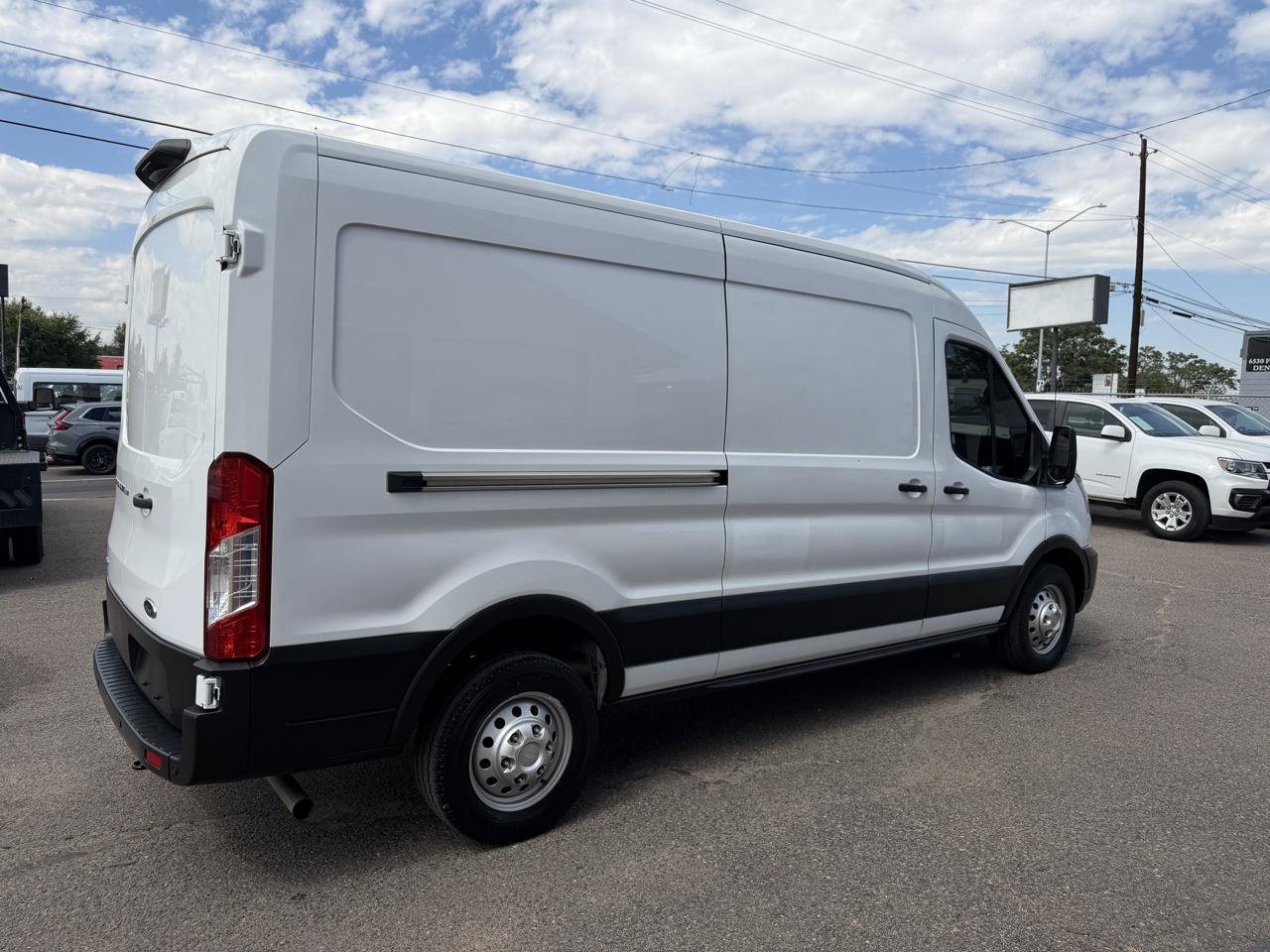 Used 2023 Ford Transit 250 Medium Roof AWD w/ Load Area Protection Package image 10