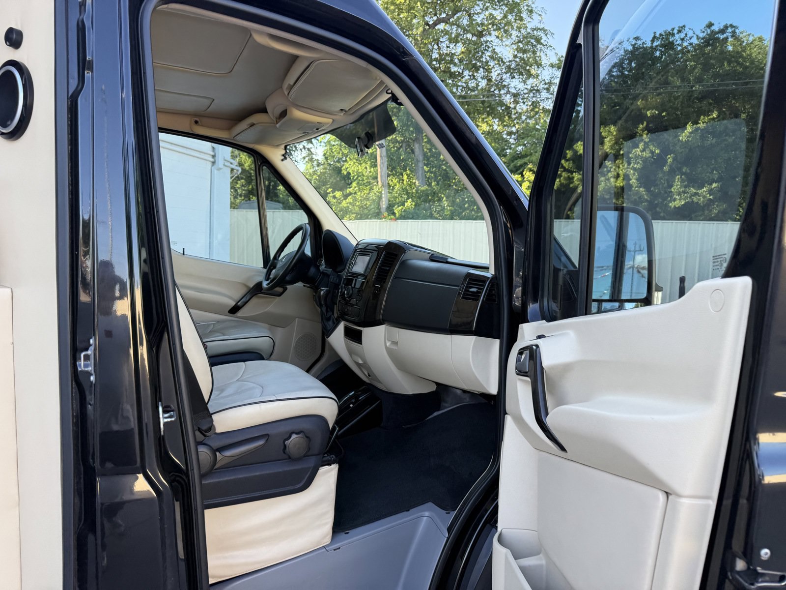 Used 2013 Mercedes-Benz Sprinter 2500 image 6
