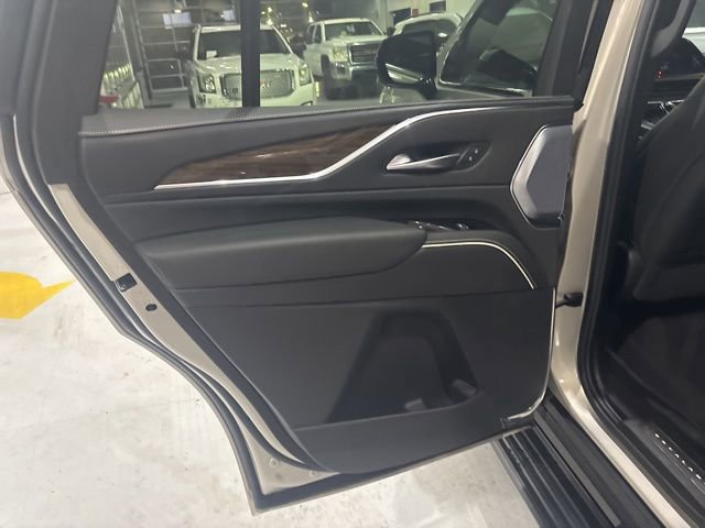 Used 2024 Cadillac Escalade Premium Luxury Platinum image 32