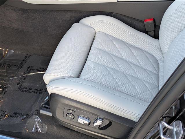 New 2026 BMW X5 xDrive50e w/ M Sport Package AWD/4WD image 4