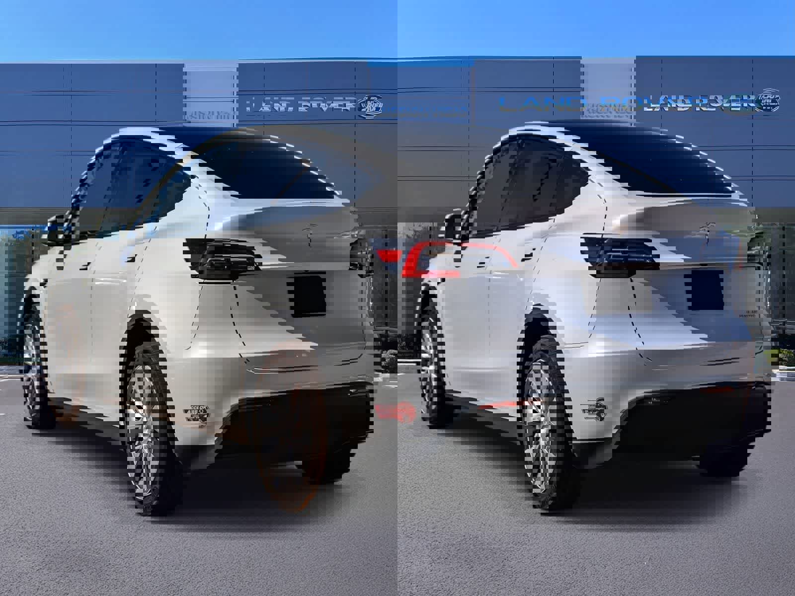 Used 2023 Tesla Model Y Long Range image 6