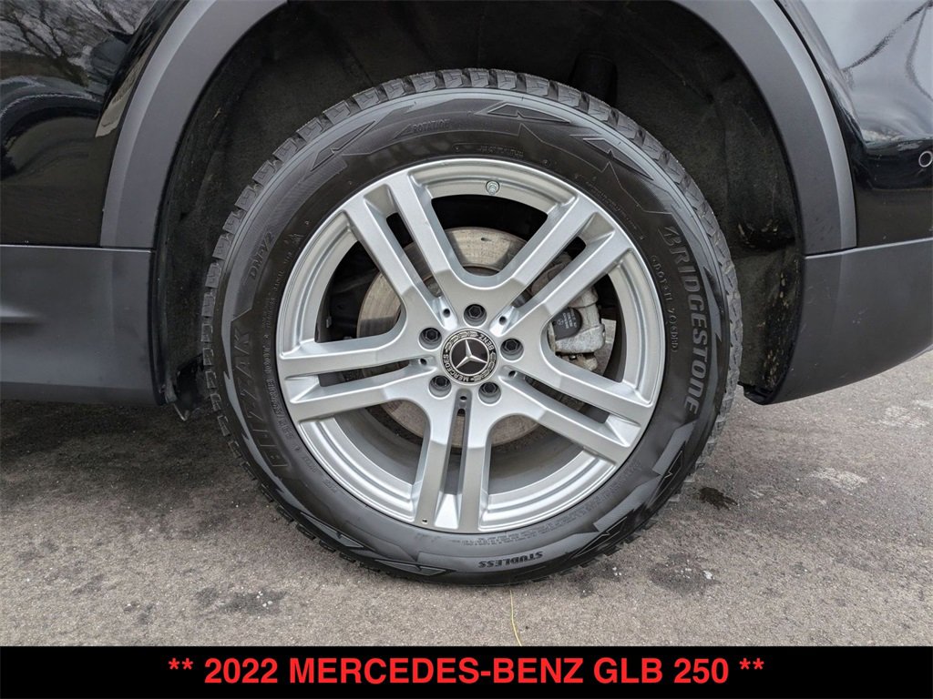 Used 2022 Mercedes-Benz GLB 250 4MATIC image 32