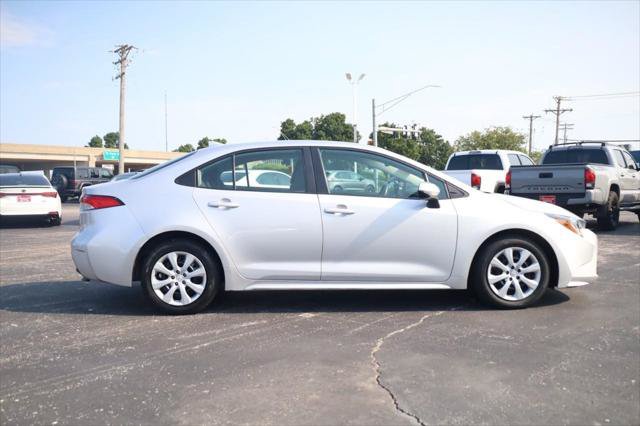 Certified 2024 Toyota Corolla LE FWD image 4