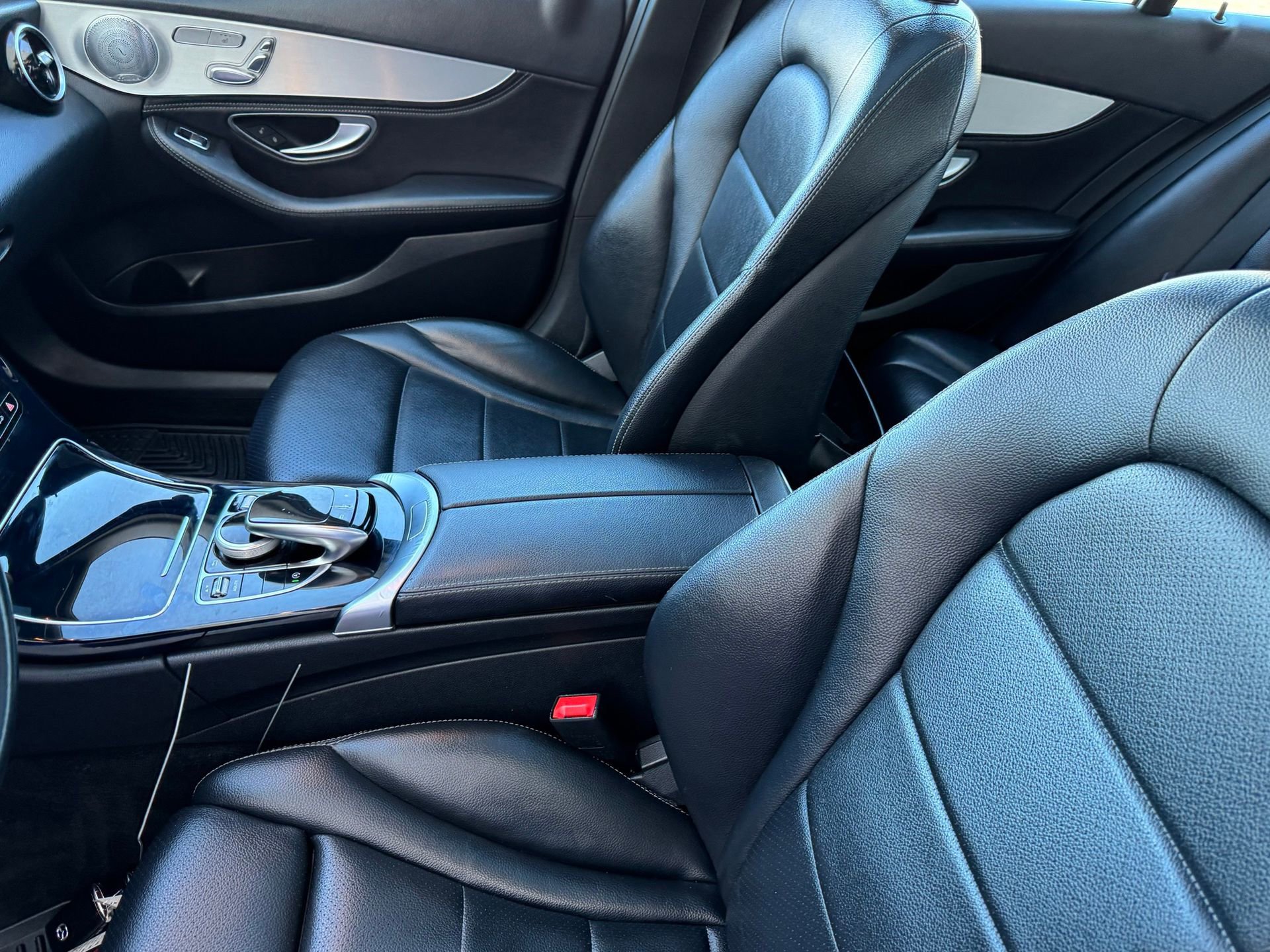 Used 2015 Mercedes-Benz C 300 4MATIC Sedan image 18