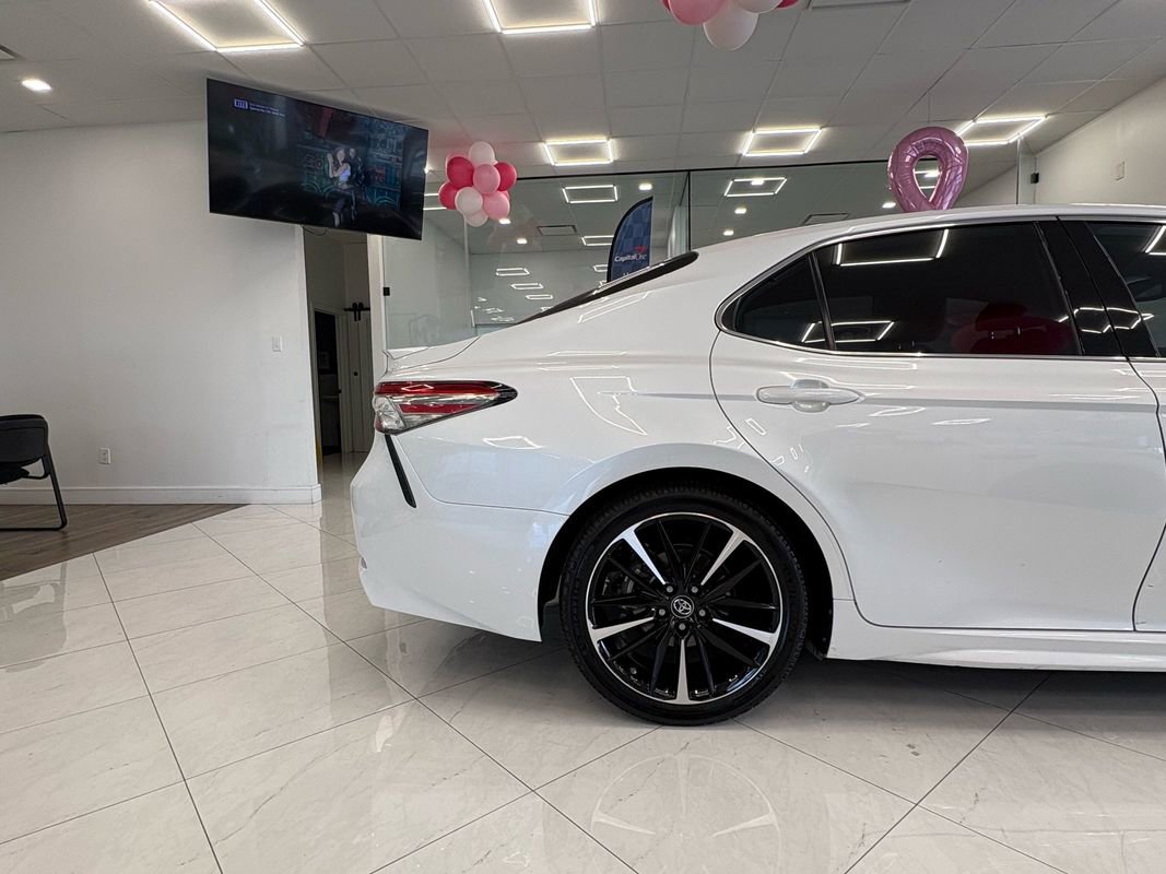 Used 2019 Toyota Camry XSE image 8