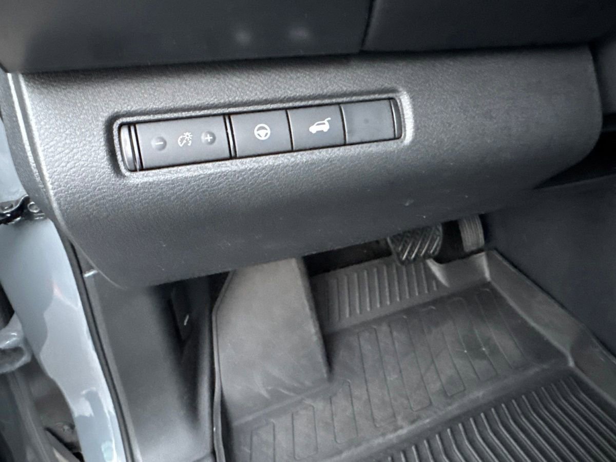 Used 2023 Nissan Pathfinder SL w/ SL Premium Package AWD/4WD image 21