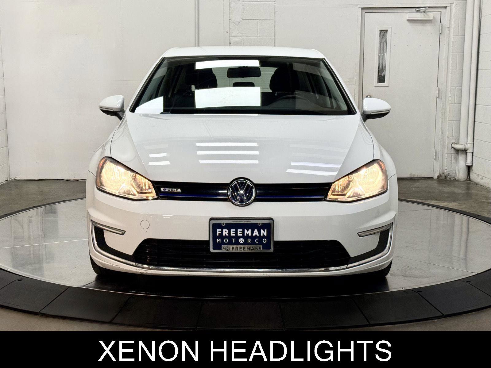 Used 2016 Volkswagen e-Golf SE w/ DC Fast Charging Package FWD image 3