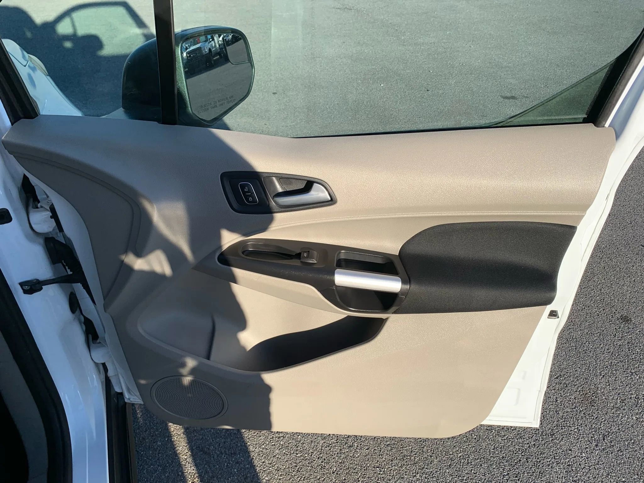 Used 2019 Ford Transit Connect XLT image 19