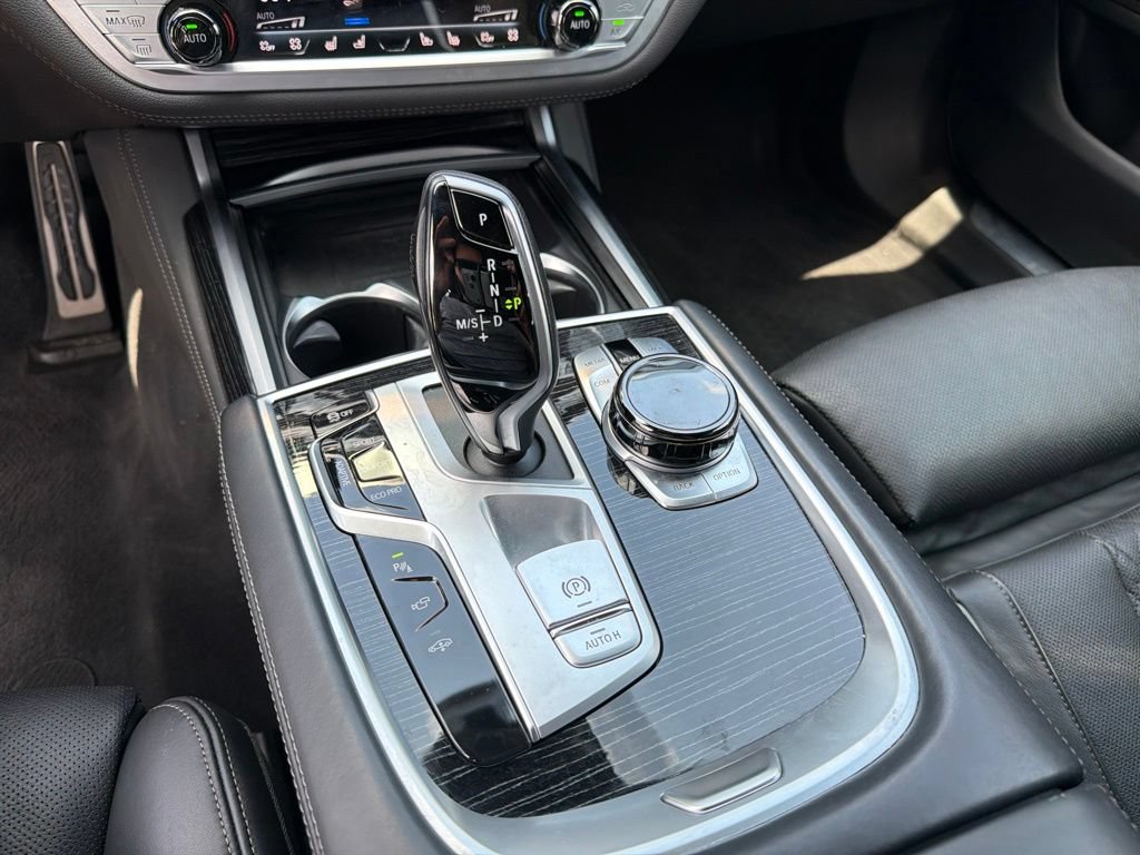 Used 2022 BMW 750Li xDrive AWD/4WD image 15