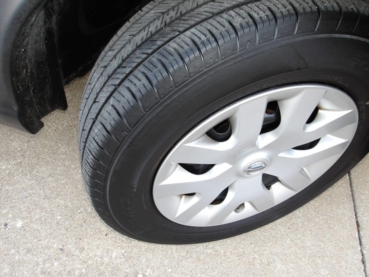 Used 2019 Nissan Rogue Sport S image 36