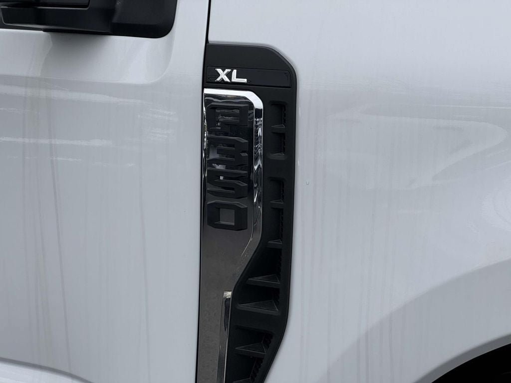 New 2026 Ford F350 XL w/ XL Chrome Package AWD/4WD image 2