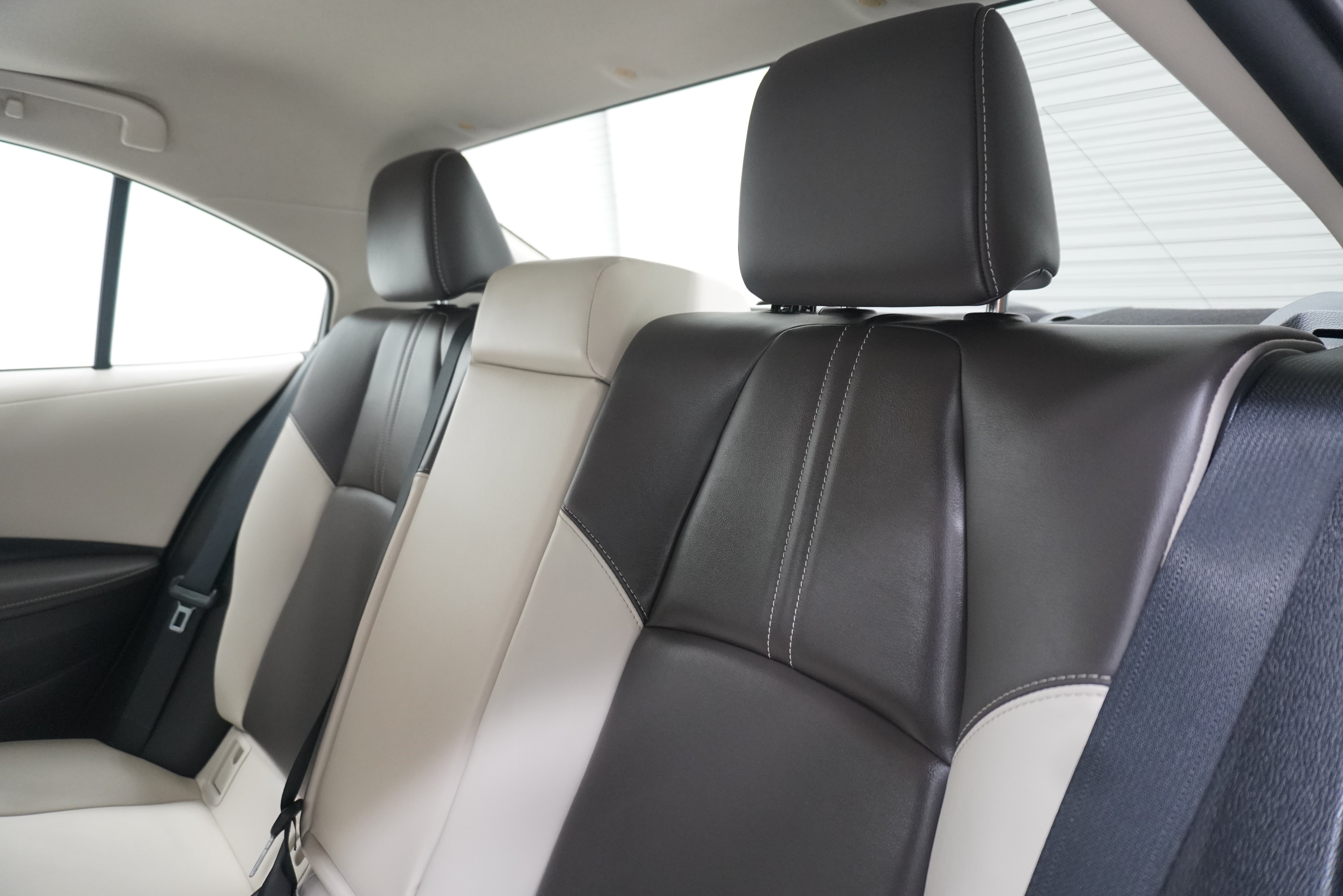 Used 2020 Toyota Corolla XLE FWD image 12