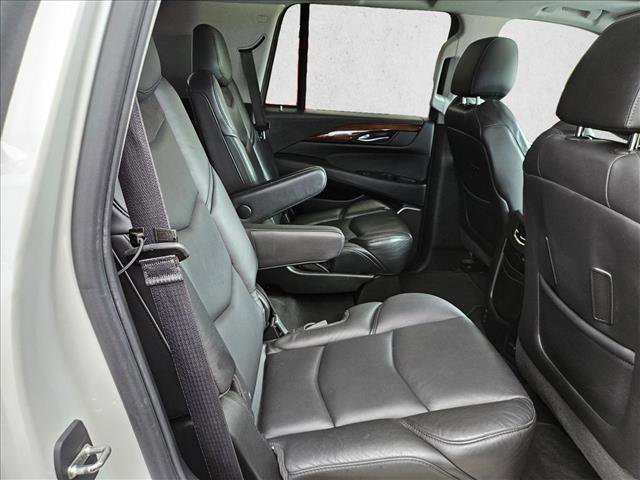 Used 2019 Cadillac Escalade Premium Luxury RWD image 18