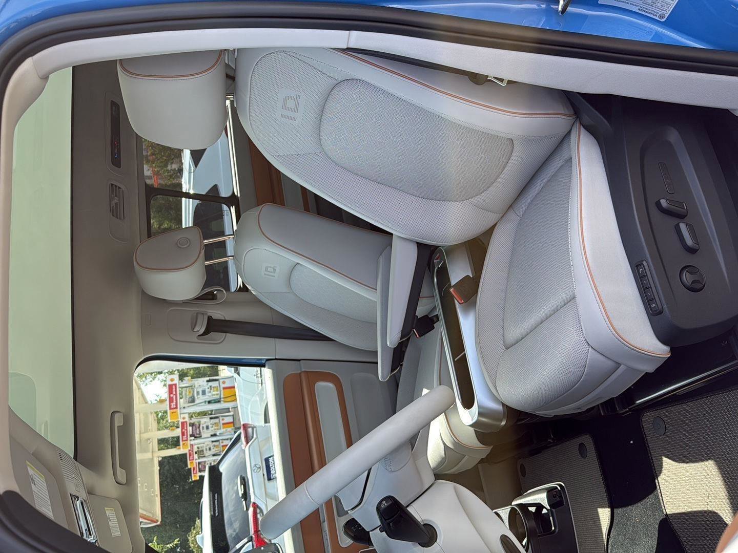 New 2025 Volkswagen ID. Buzz Pro S Plus image 9