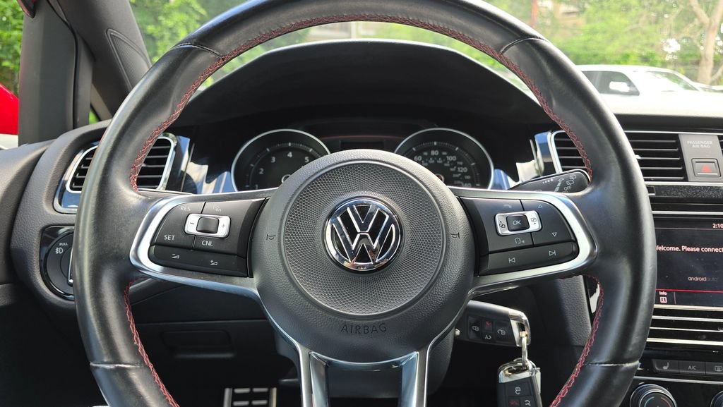 Used 2018 Volkswagen Golf 4-Door FWD image 62