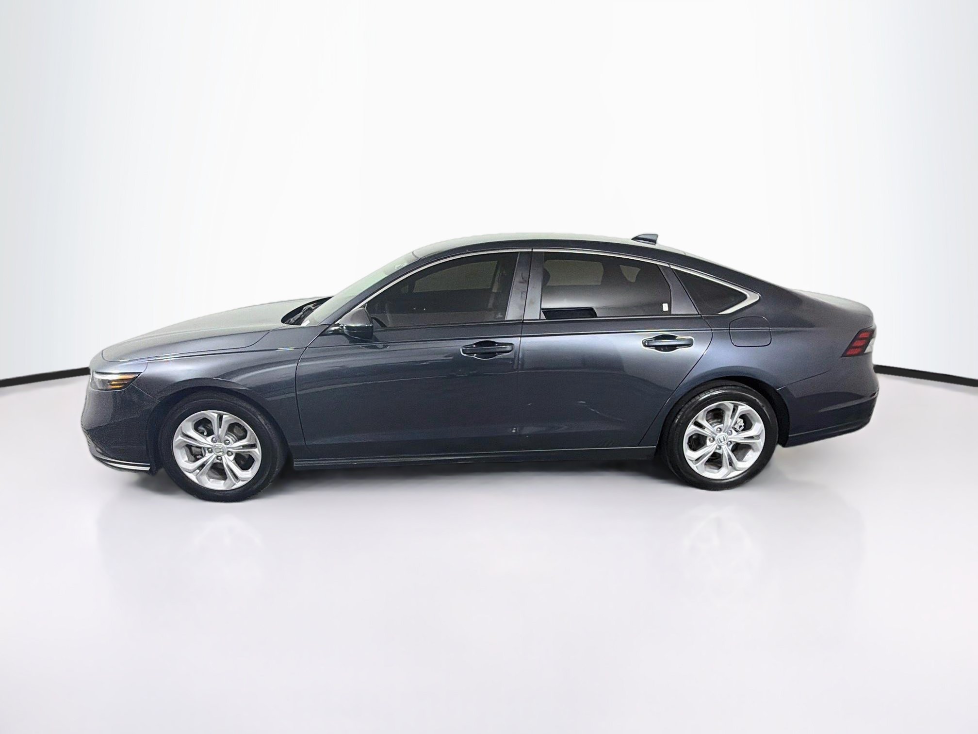 Used 2025 Honda Accord LX image 4