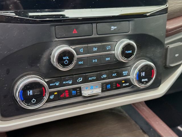 Used 2023 Ford Expedition Max Limited image 18