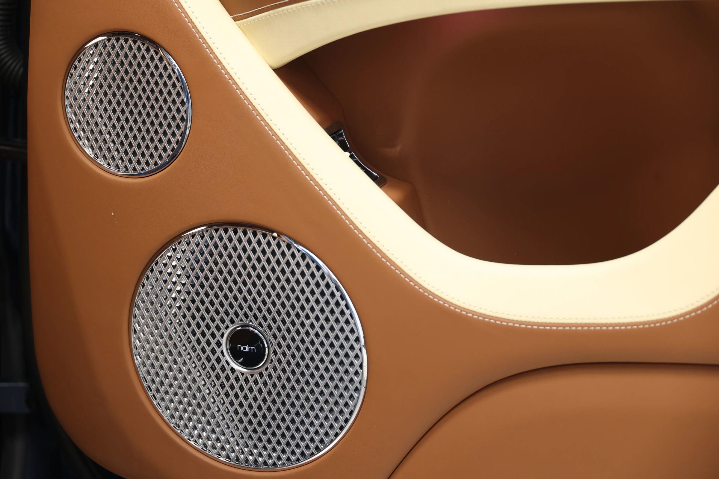 Used 2023 Bentley Bentayga Speed image 93