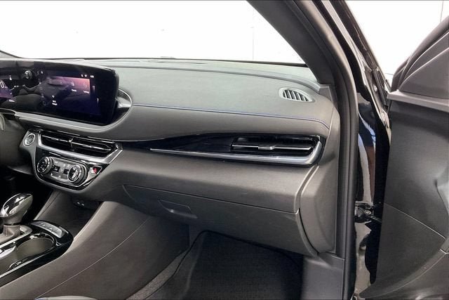 Certified 2024 Buick Envista Sport Touring w/ Convenience I Package FWD image 17