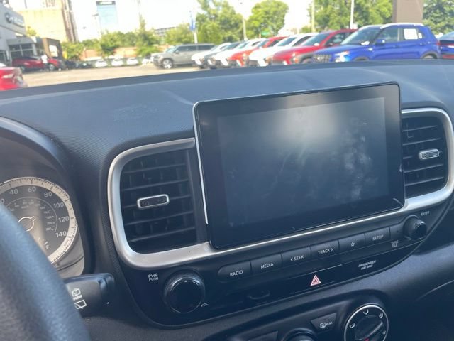 Used 2021 Hyundai Venue SE FWD image 20