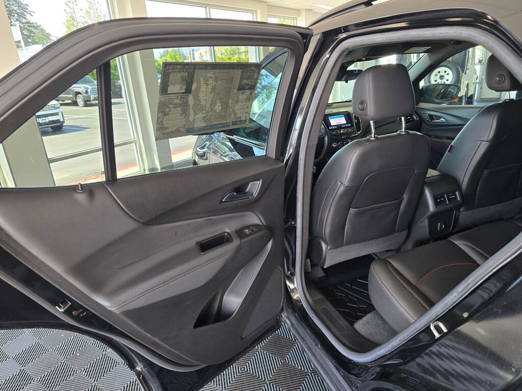 Used 2022 Chevrolet Equinox RS w/ RS Leather Package FWD image 36