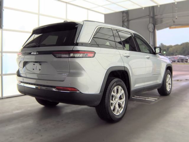 Used 2023 Jeep Grand Cherokee Limited AWD/4WD image 4