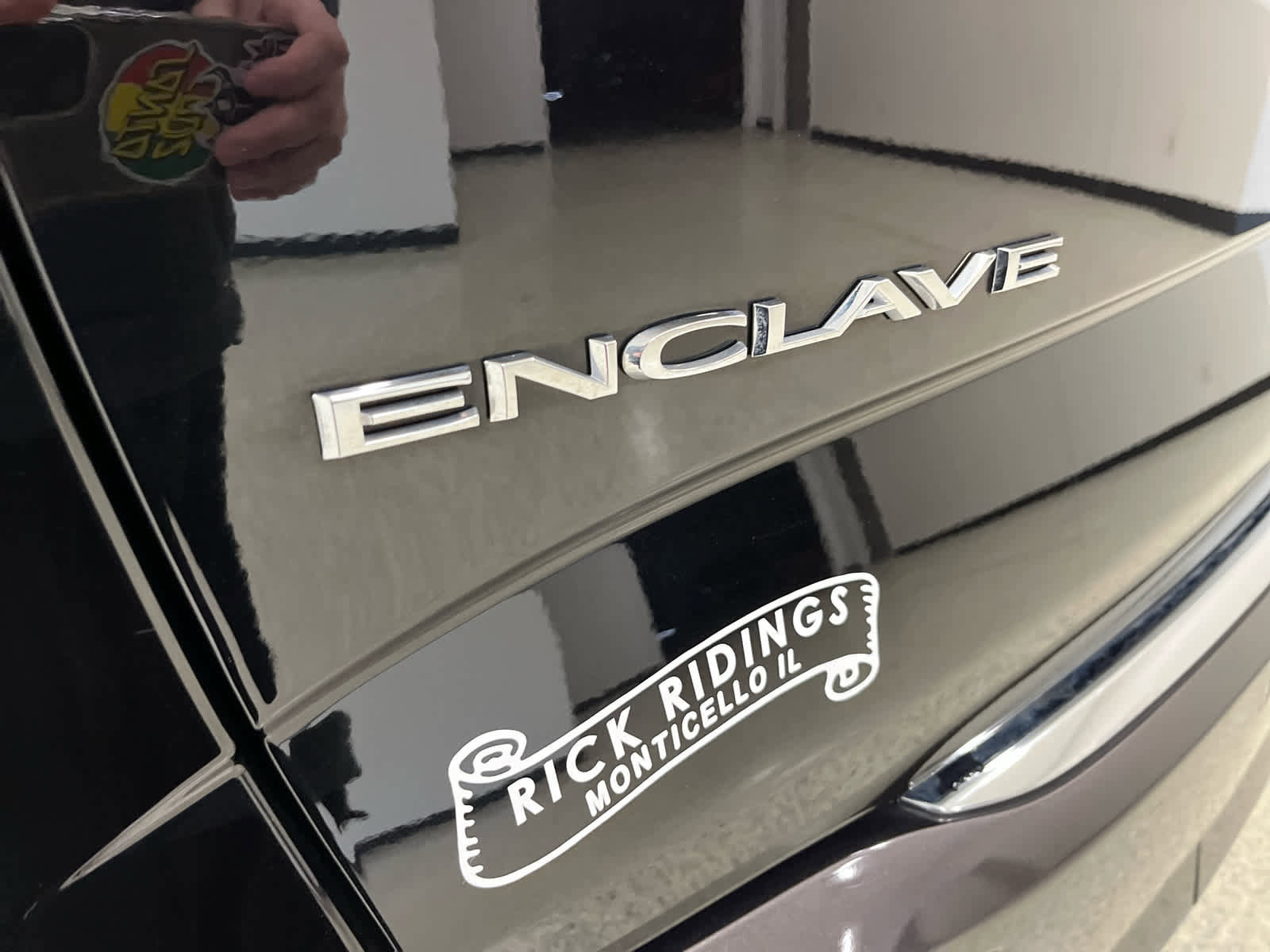 Used 2023 Buick Enclave Essence w/ Experience Buick Package image 9