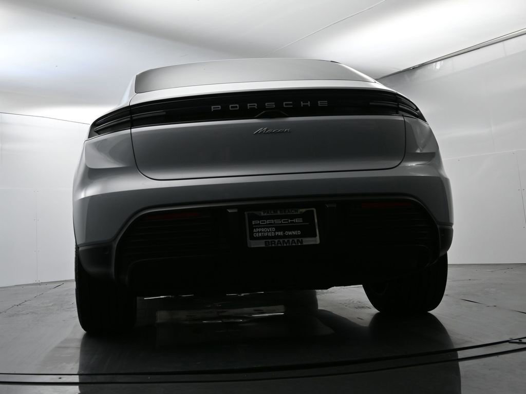 Certified 2025 Porsche Macan Electric image 50