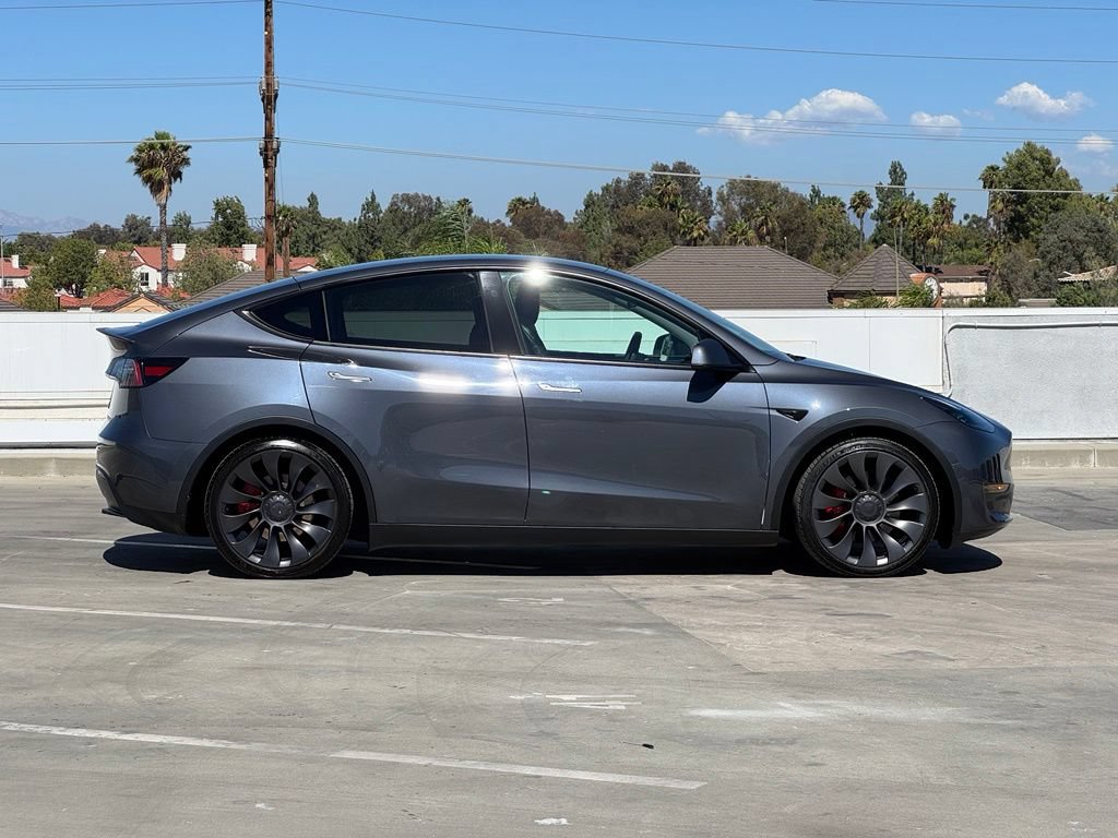 Used 2023 Tesla Model Y Performance AWD/4WD image 29