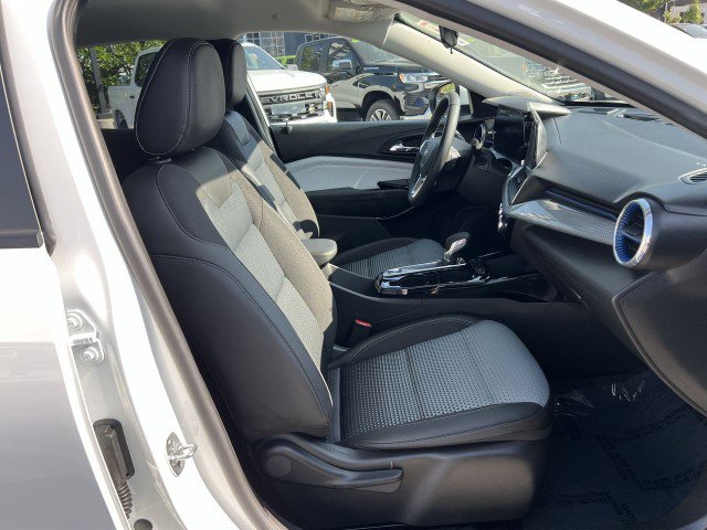 Used 2025 Chevrolet Trax LT w/ Driver Confidence Package image 27