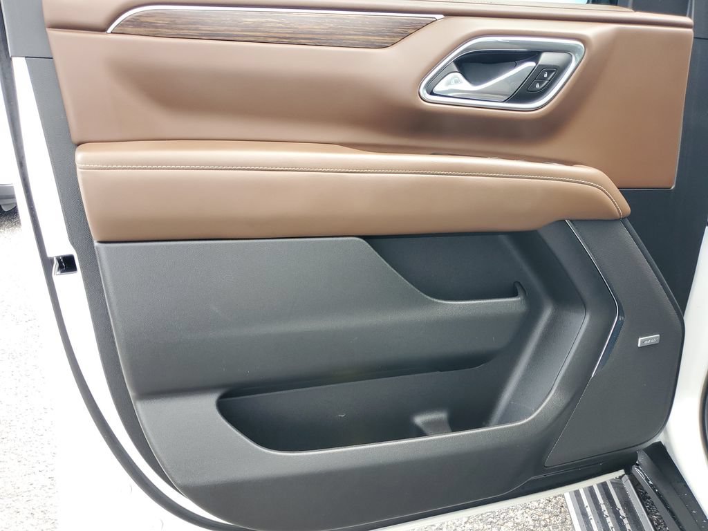 Used 2023 Chevrolet Tahoe High Country RWD image 8