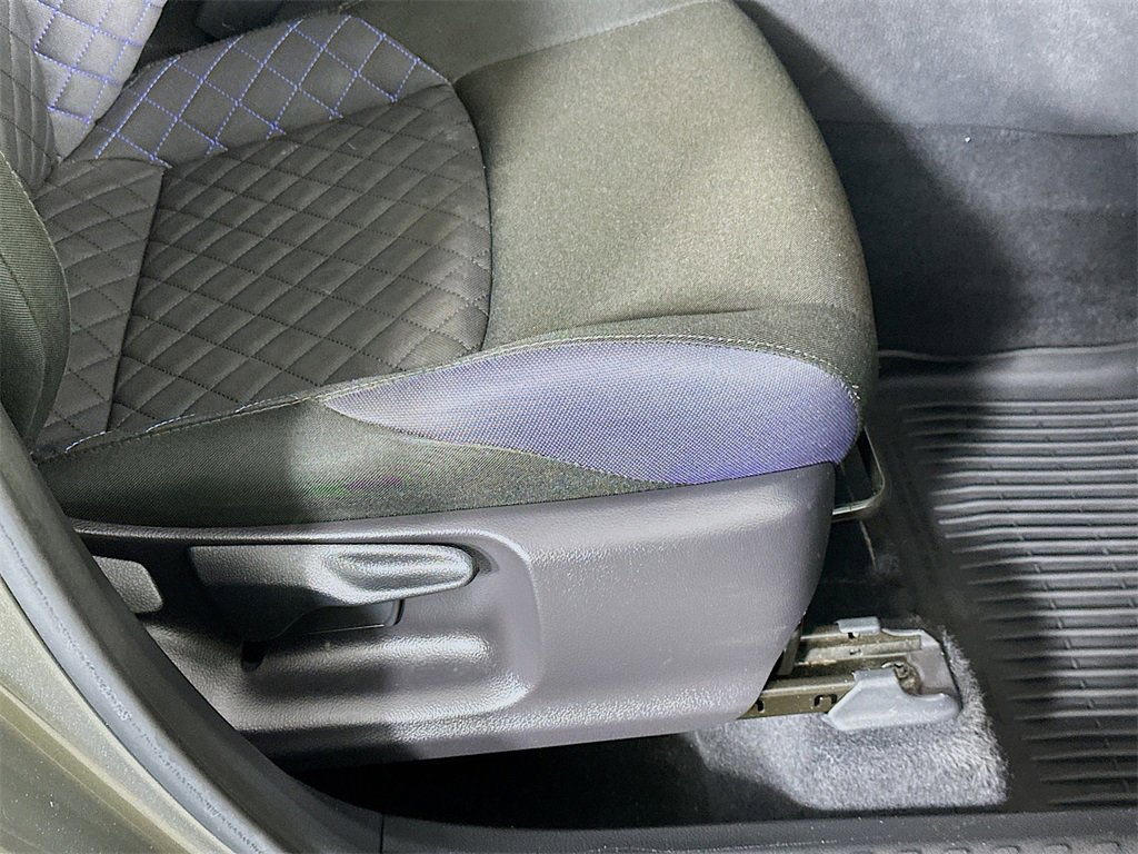 Used 2021 Toyota C-HR XLE image 23