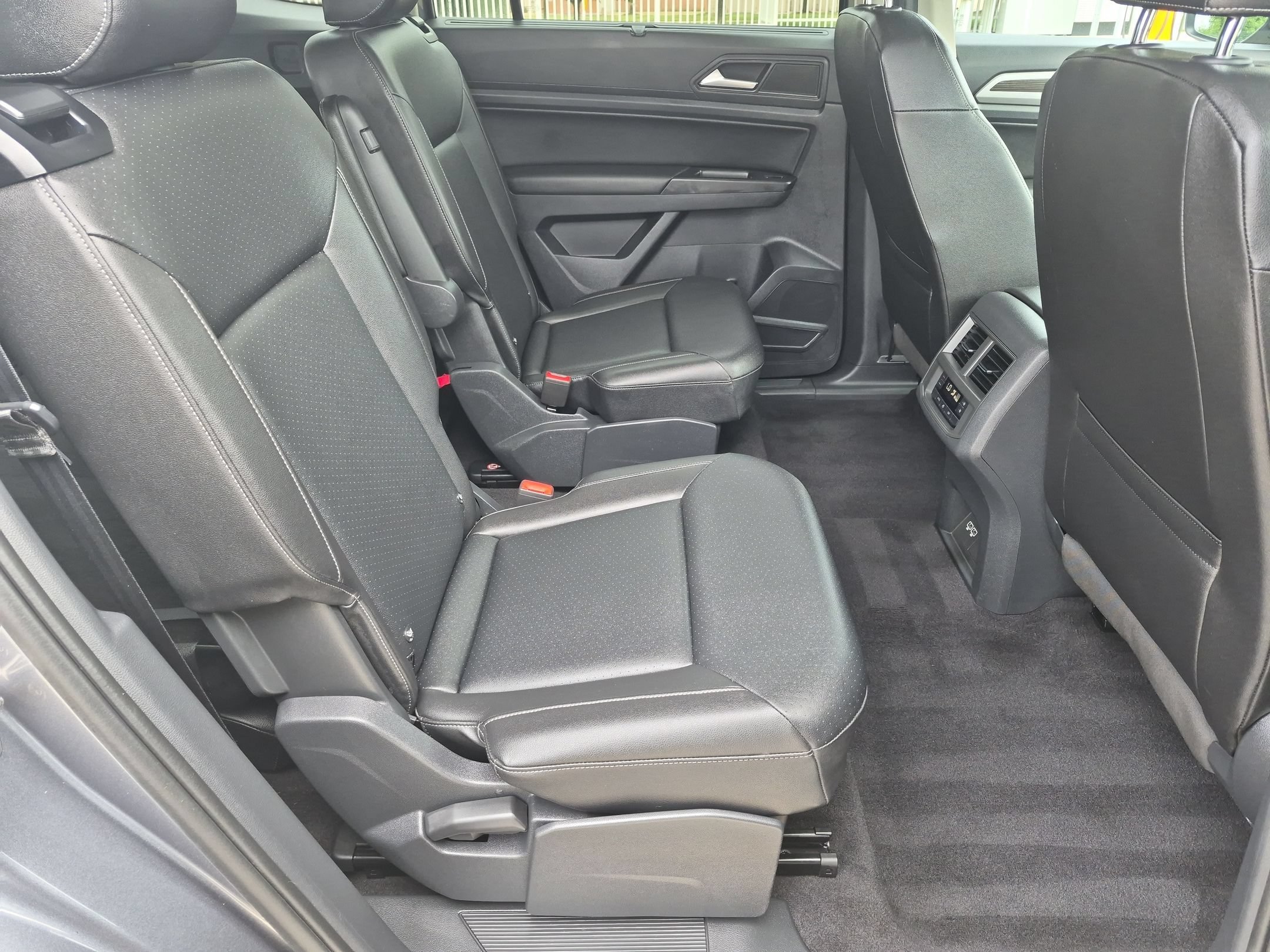 Used 2020 Volkswagen Atlas SE w/ Panoramic Sunroof Package AWD/4WD image 30
