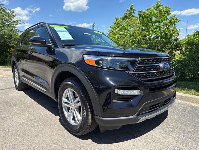 Used 2024 Ford Explorer XLT w/ Equipment Group 202A AWD/4WD image 1