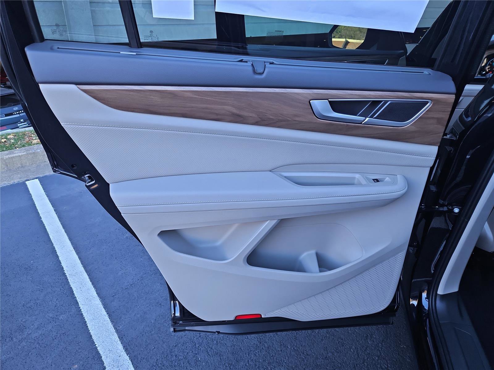 New 2026 Volkswagen Atlas SE image 25