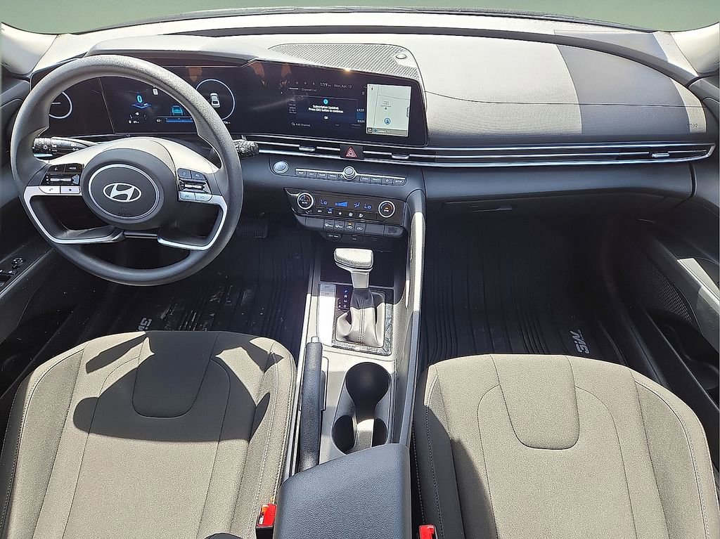 Used 2024 Hyundai Elantra SEL image 15