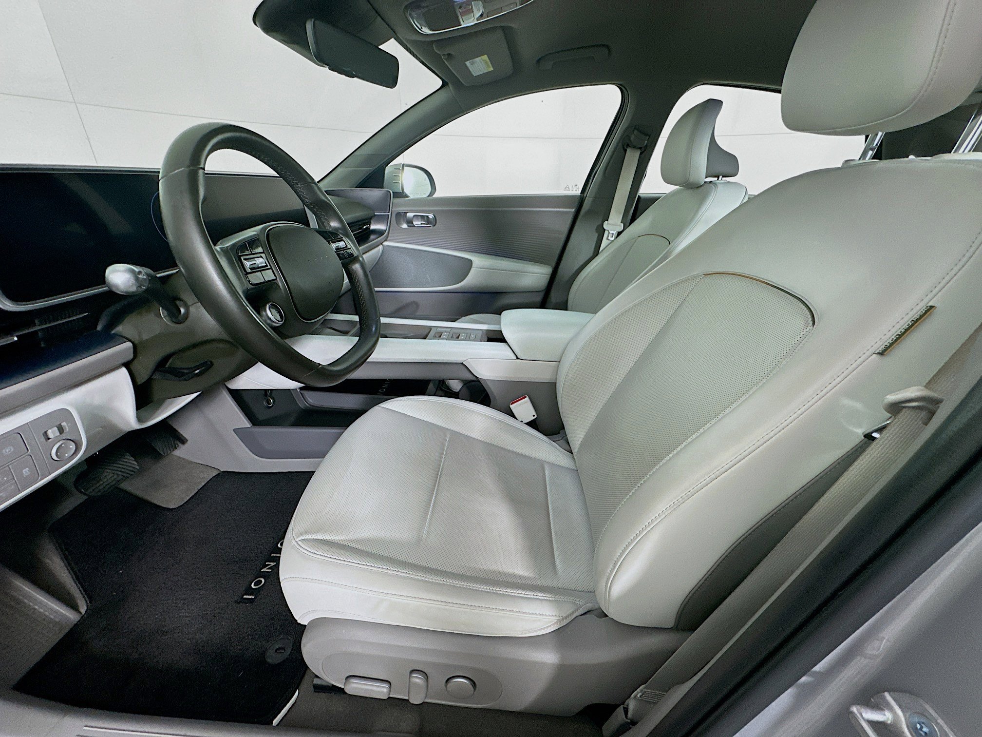 Used 2024 Hyundai Ioniq 6 SEL image 13