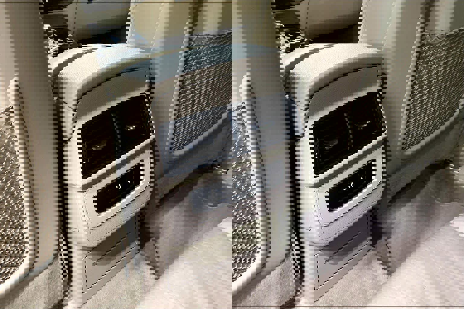 Used 2017 Audi Q7 3.0T Premium Plus w/ Premium Plus Package image 38