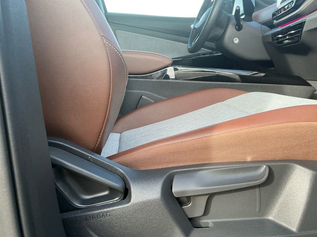 Used 2023 Volkswagen ID.4 Pro image 18