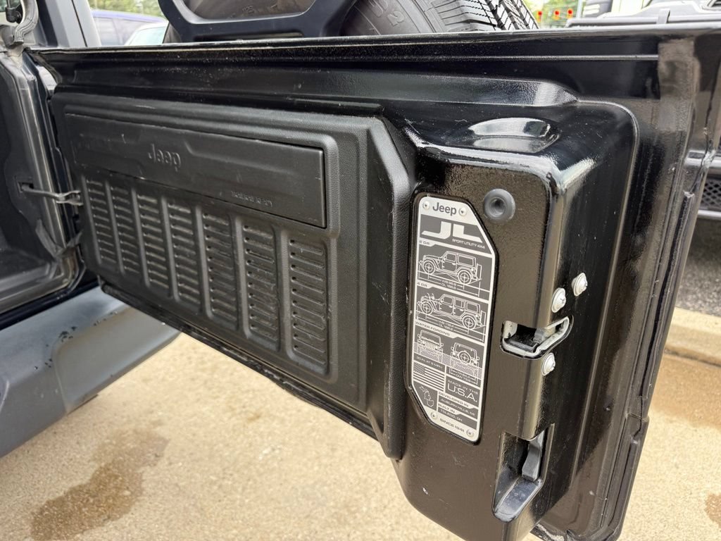 Used 2019 Jeep Wrangler Sport AWD/4WD image 26