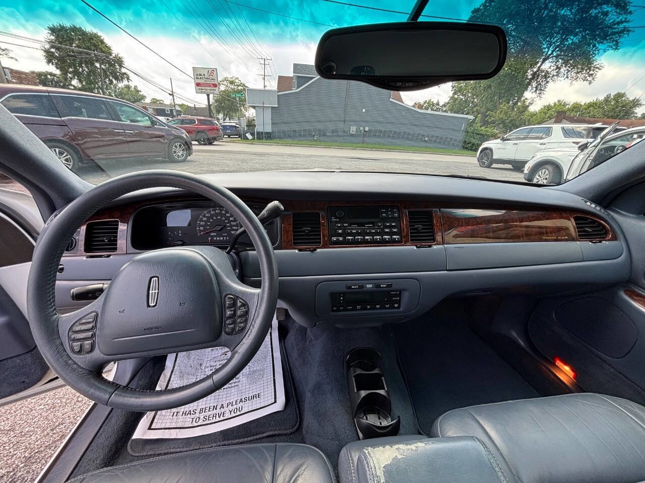 Used 2000 Lincoln Town Car Signature image 21