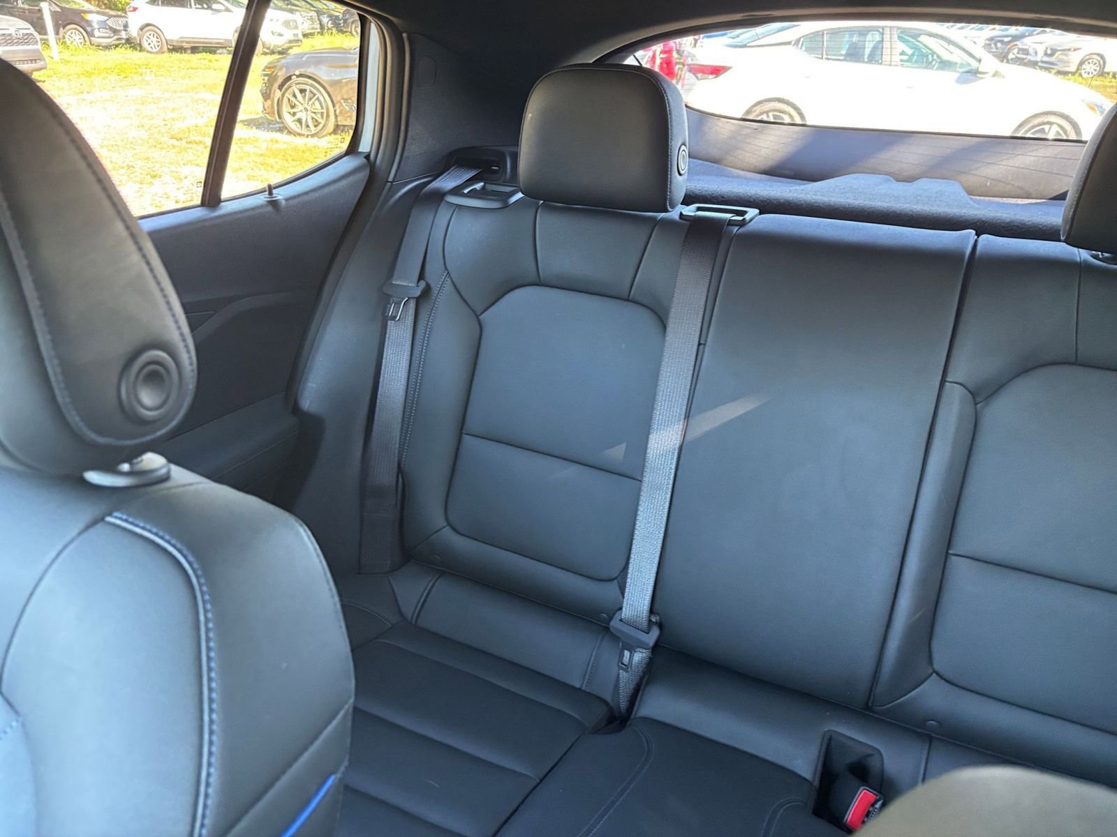 Used 2025 Buick Envista Sport Touring image 39