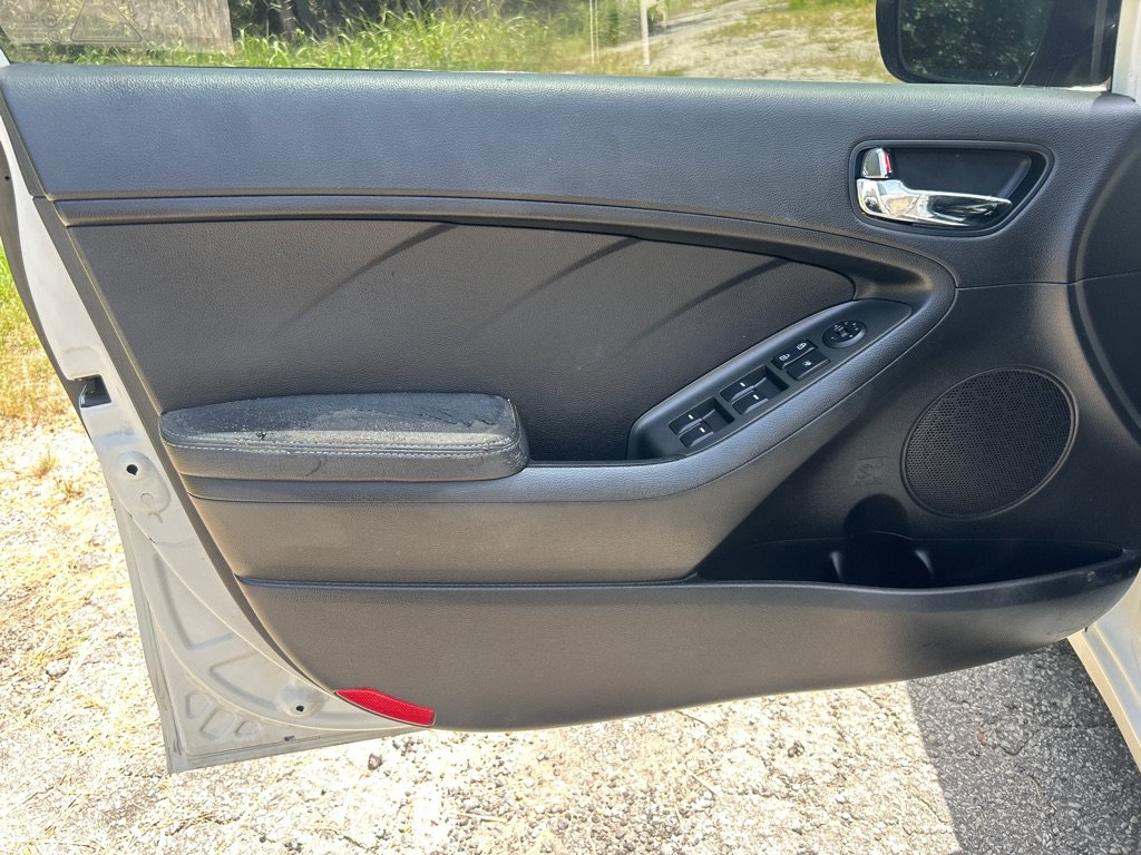 Used 2016 Kia Forte LX FWD image 7