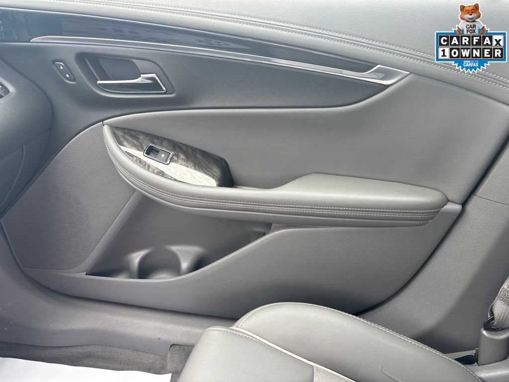 Used 2015 Chevrolet Impala LT w/ Convenience Package FWD image 24